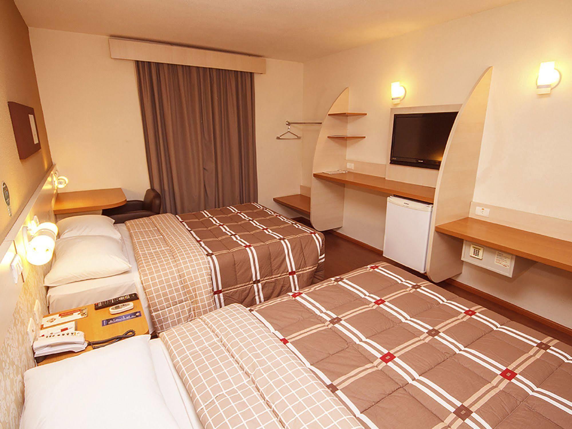 Hotel 10 Dourados Eksteriør billede